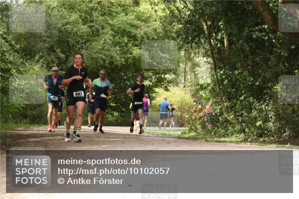30.08.2026 - Elbe Triathlon Hamburg Antke Förster http://msf.ph/oto/10102057 30.08.2026 11:25:24 Laufen 687, 897 meine-sportfotos.de