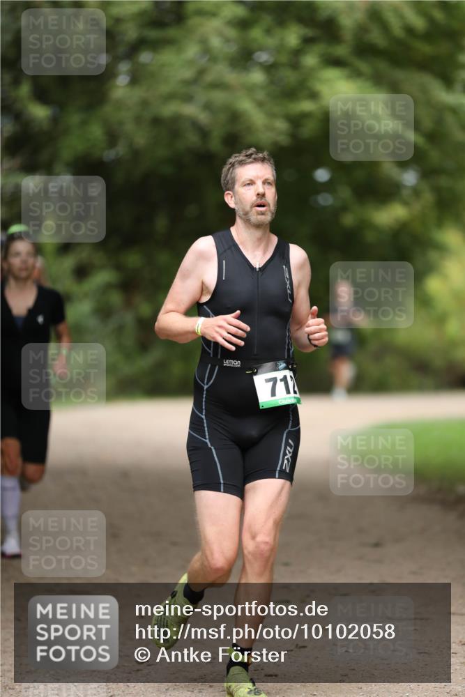 30.08.2026 - Elbe Triathlon Hamburg Antke Förster http://msf.ph/oto/10102058 30.08.2026 11:22:14 Laufen 712 meine-sportfotos.de