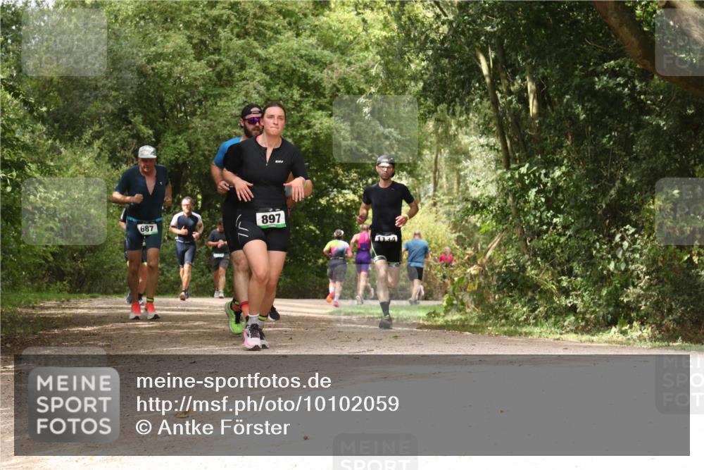 30.08.2026 - Elbe Triathlon Hamburg Antke Förster http://msf.ph/oto/10102059 30.08.2026 11:25:25 Laufen 687, 897 meine-sportfotos.de