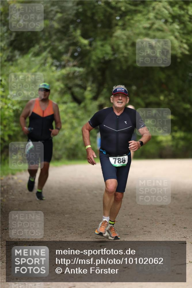 30.08.2026 - Elbe Triathlon Hamburg Antke Förster http://msf.ph/oto/10102062 30.08.2026 11:22:18 Laufen 10, 786 meine-sportfotos.de
