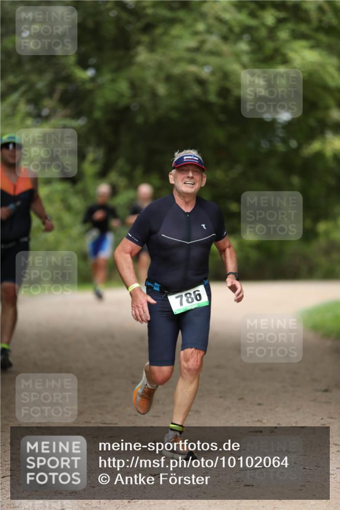 30.08.2026 - Elbe Triathlon Hamburg Antke Förster http://msf.ph/oto/10102064 30.08.2026 11:22:18 Laufen 786 meine-sportfotos.de