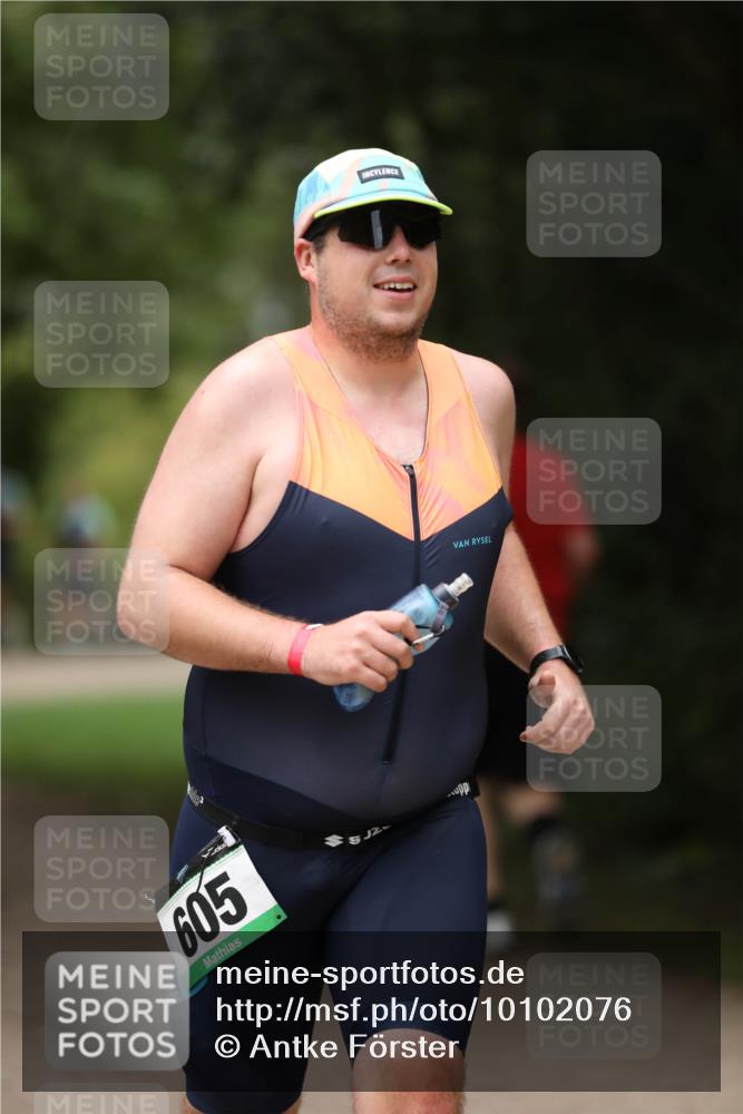 30.08.2026 - Elbe Triathlon Hamburg Antke Förster http://msf.ph/oto/10102076 30.08.2026 11:22:23 Laufen 605 meine-sportfotos.de