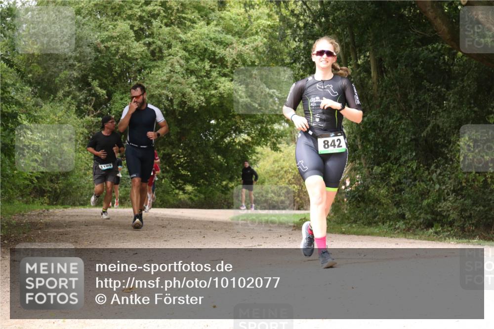 30.08.2026 - Elbe Triathlon Hamburg Antke Förster http://msf.ph/oto/10102077 30.08.2026 11:25:32 Laufen 1103, 842 meine-sportfotos.de