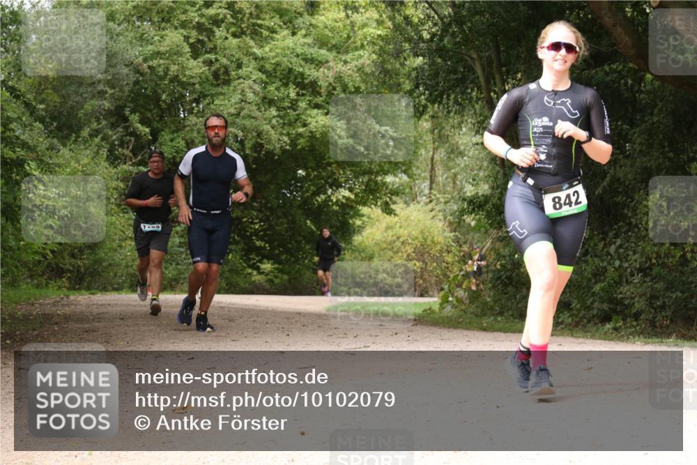 30.08.2026 - Elbe Triathlon Hamburg Antke Förster http://msf.ph/oto/10102079 30.08.2026 11:25:33 Laufen 1103, 842 meine-sportfotos.de