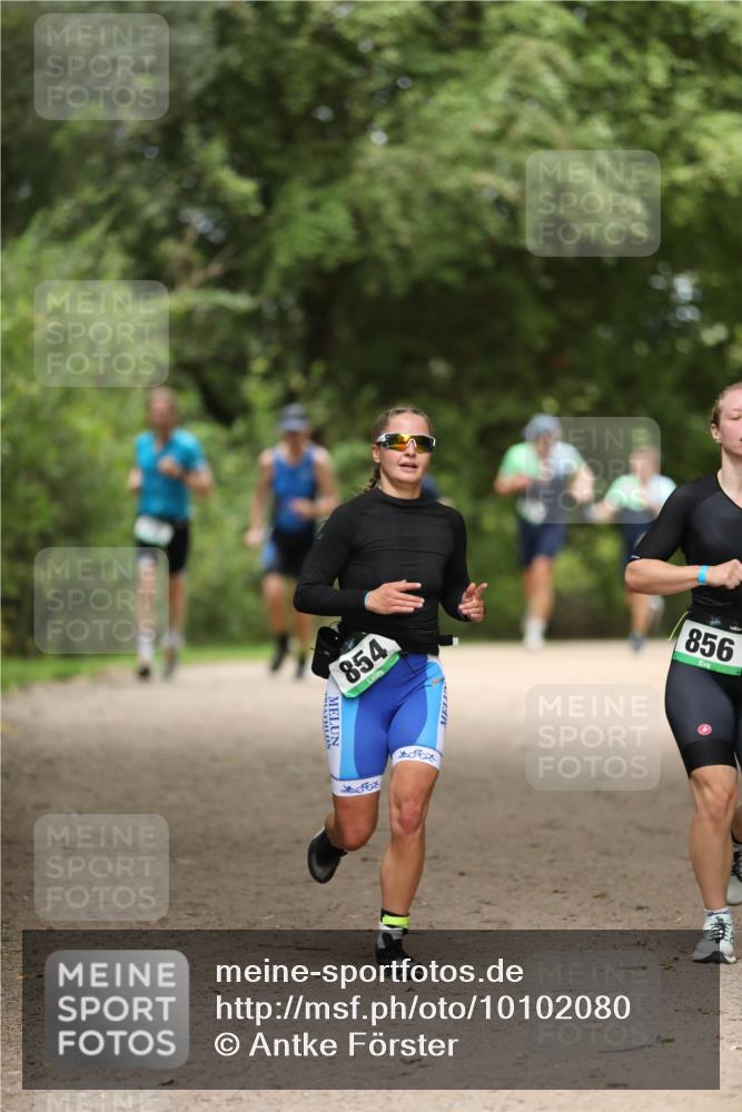 30.08.2026 - Elbe Triathlon Hamburg Antke Förster http://msf.ph/oto/10102080 30.08.2026 11:22:25 Laufen 854, 856 meine-sportfotos.de