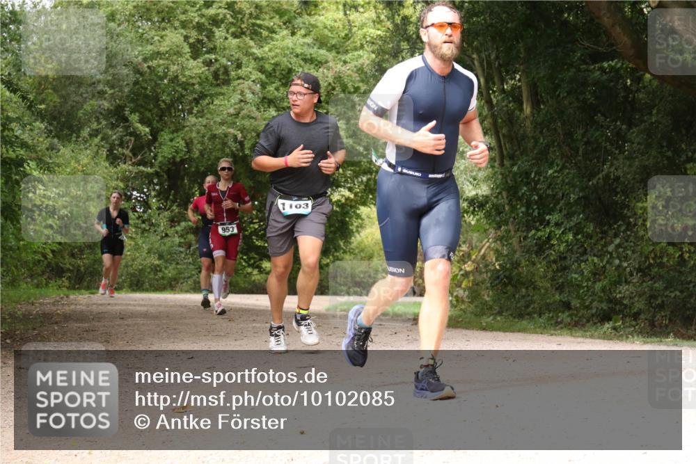 30.08.2026 - Elbe Triathlon Hamburg Antke Förster http://msf.ph/oto/10102085 30.08.2026 11:25:36 Laufen 953, 1103 meine-sportfotos.de