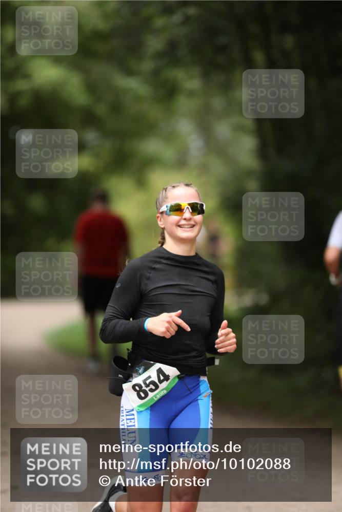 30.08.2026 - Elbe Triathlon Hamburg Antke Förster http://msf.ph/oto/10102088 30.08.2026 11:22:28 Laufen 854 meine-sportfotos.de
