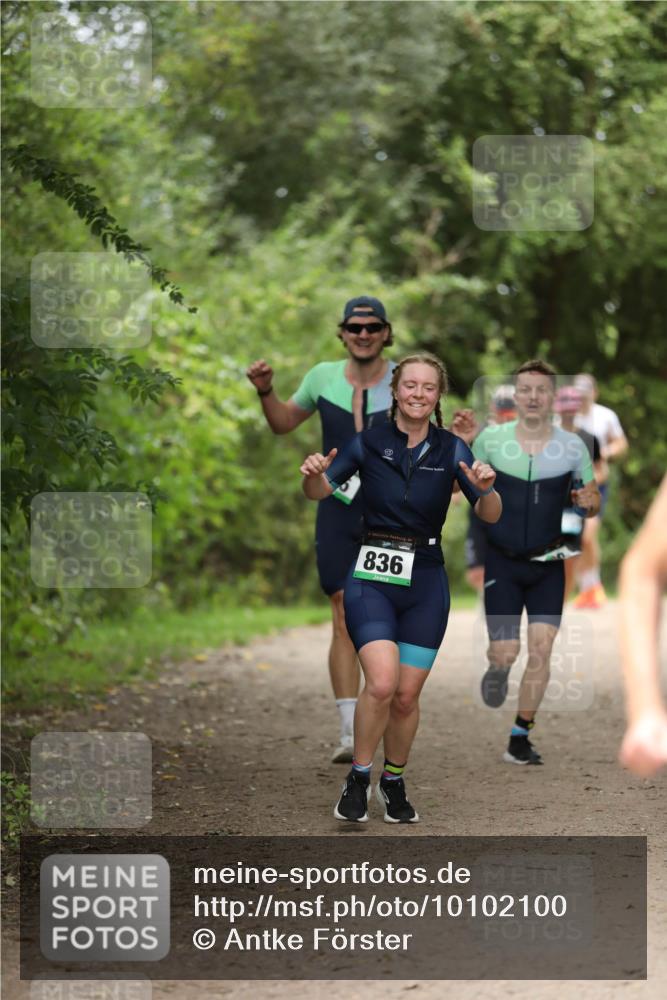 30.08.2026 - Elbe Triathlon Hamburg Antke Förster http://msf.ph/oto/10102100 30.08.2026 11:22:35 Laufen 836 meine-sportfotos.de