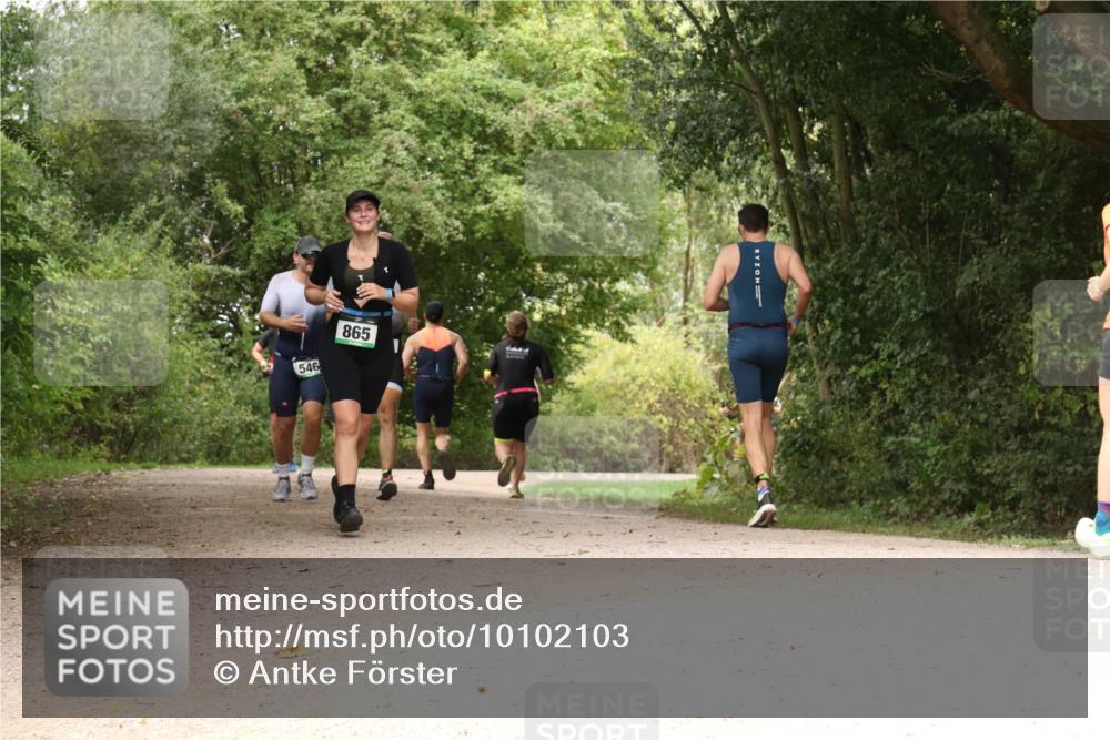 30.08.2026 - Elbe Triathlon Hamburg Antke Förster http://msf.ph/oto/10102103 30.08.2026 11:25:53 Laufen 546, 865 meine-sportfotos.de