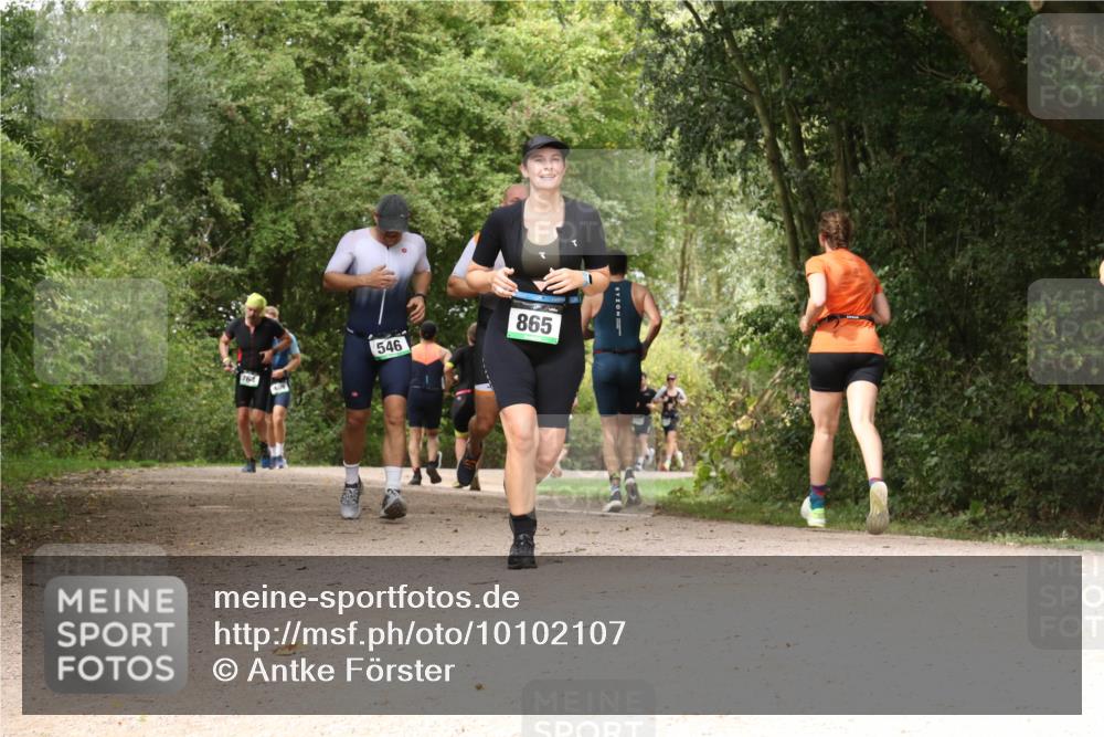 30.08.2026 - Elbe Triathlon Hamburg Antke Förster http://msf.ph/oto/10102107 30.08.2026 11:25:55 Laufen 764, 546, 865 meine-sportfotos.de
