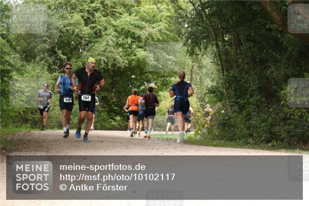 30.08.2026 - Elbe Triathlon Hamburg Antke Förster http://msf.ph/oto/10102117 30.08.2026 11:26:00 Laufen 764, 409 meine-sportfotos.de