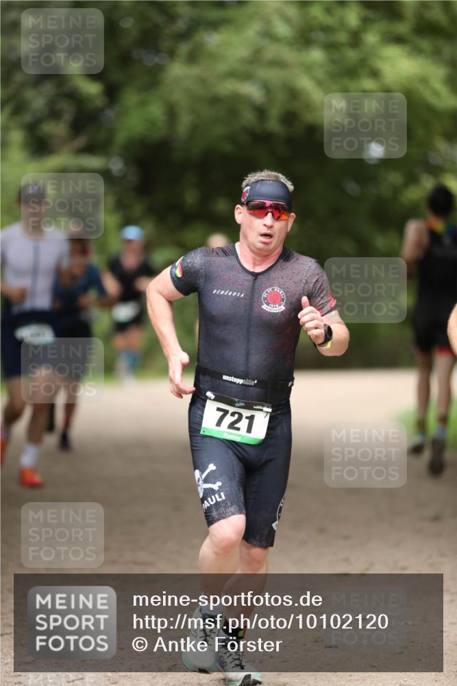 30.08.2026 - Elbe Triathlon Hamburg Antke Förster http://msf.ph/oto/10102120 30.08.2026 11:22:42 Laufen 721, 1910 meine-sportfotos.de