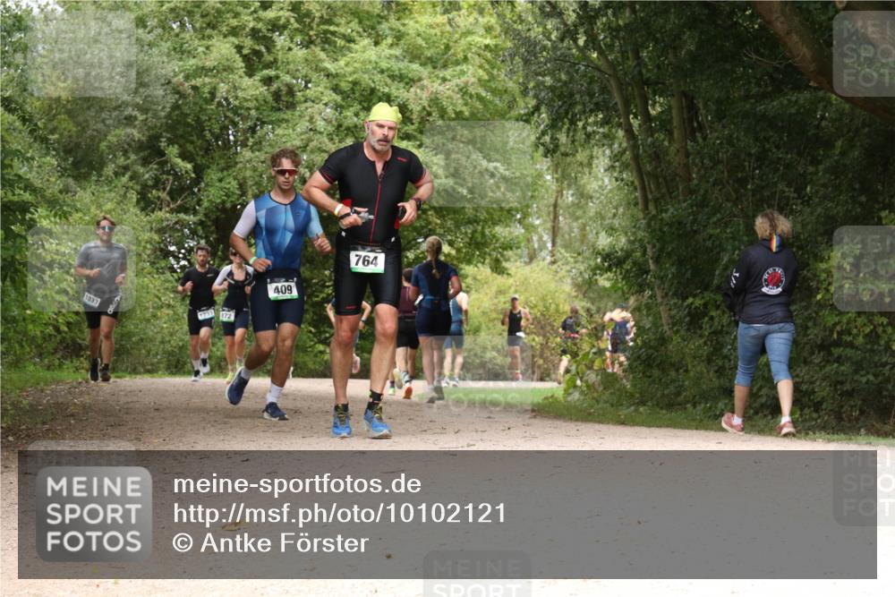 30.08.2026 - Elbe Triathlon Hamburg Antke Förster http://msf.ph/oto/10102121 30.08.2026 11:26:02 Laufen 1033, 1233, 872, 409, 764 meine-sportfotos.de