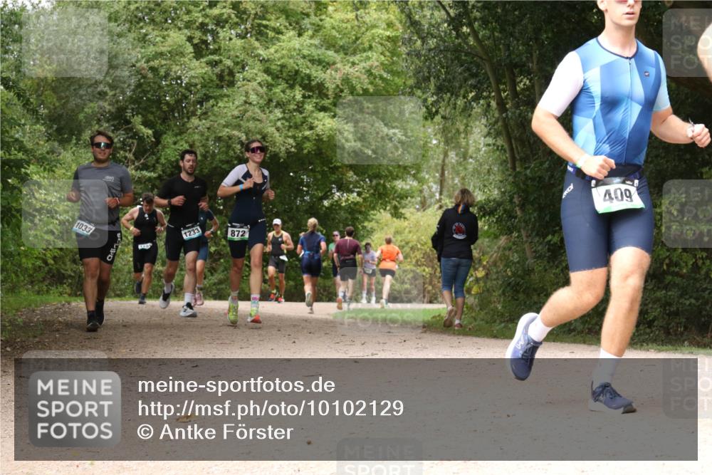 30.08.2026 - Elbe Triathlon Hamburg Antke Förster http://msf.ph/oto/10102129 30.08.2026 11:26:06 Laufen 1033, 1233, 872, 409 meine-sportfotos.de