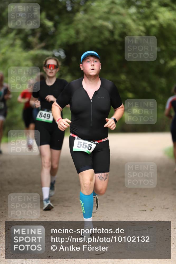30.08.2026 - Elbe Triathlon Hamburg Antke Förster http://msf.ph/oto/10102132 30.08.2026 11:22:52 Laufen 849, 556 meine-sportfotos.de