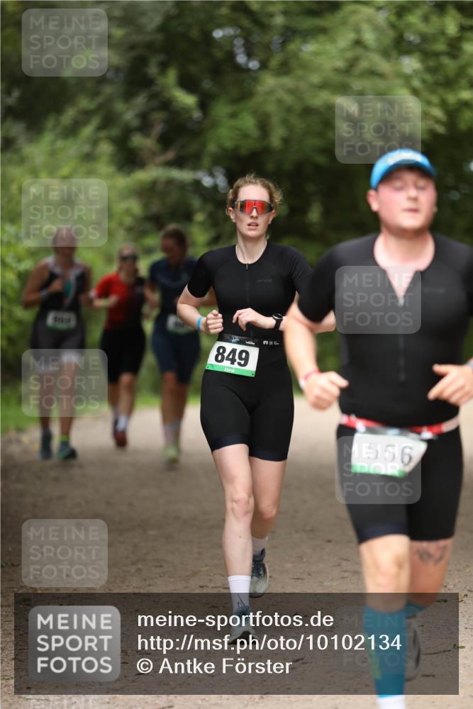 30.08.2026 - Elbe Triathlon Hamburg Antke Förster http://msf.ph/oto/10102134 30.08.2026 11:22:53 Laufen 849, 556 meine-sportfotos.de