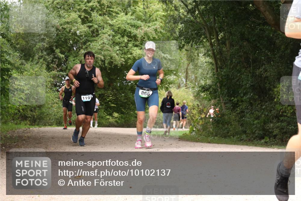 30.08.2026 - Elbe Triathlon Hamburg Antke Förster http://msf.ph/oto/10102137 30.08.2026 11:26:11 Laufen 1191, 866 meine-sportfotos.de