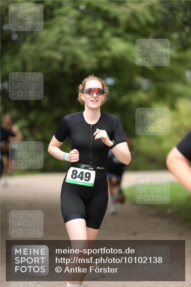 30.08.2026 - Elbe Triathlon Hamburg Antke Förster http://msf.ph/oto/10102138 30.08.2026 11:22:54 Laufen 849 meine-sportfotos.de