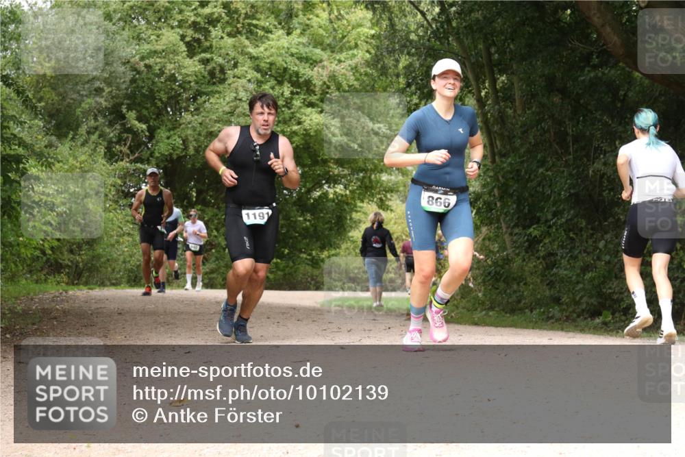 30.08.2026 - Elbe Triathlon Hamburg Antke Förster http://msf.ph/oto/10102139 30.08.2026 11:26:12 Laufen 1191, 866 meine-sportfotos.de