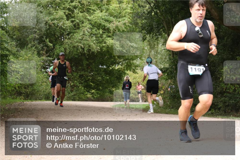 30.08.2026 - Elbe Triathlon Hamburg Antke Förster http://msf.ph/oto/10102143 30.08.2026 11:26:14 Laufen 1191 meine-sportfotos.de