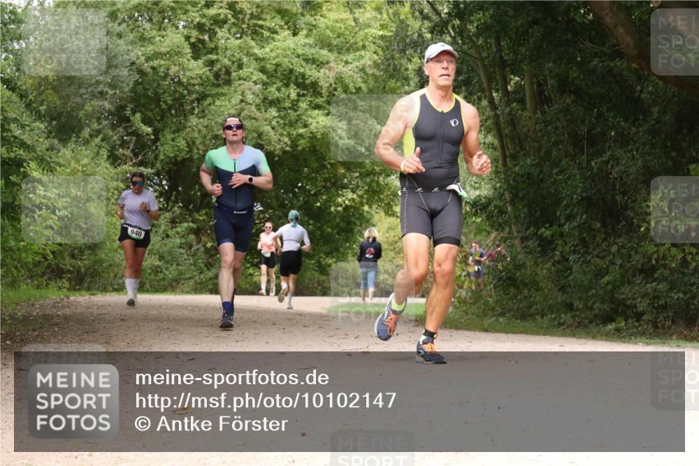 30.08.2026 - Elbe Triathlon Hamburg Antke Förster http://msf.ph/oto/10102147 30.08.2026 11:26:18 Laufen 940 meine-sportfotos.de