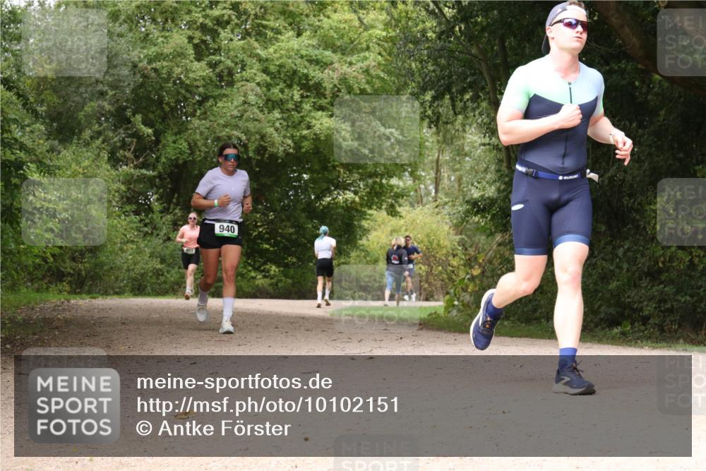 30.08.2026 - Elbe Triathlon Hamburg Antke Förster http://msf.ph/oto/10102151 30.08.2026 11:26:20 Laufen 940 meine-sportfotos.de