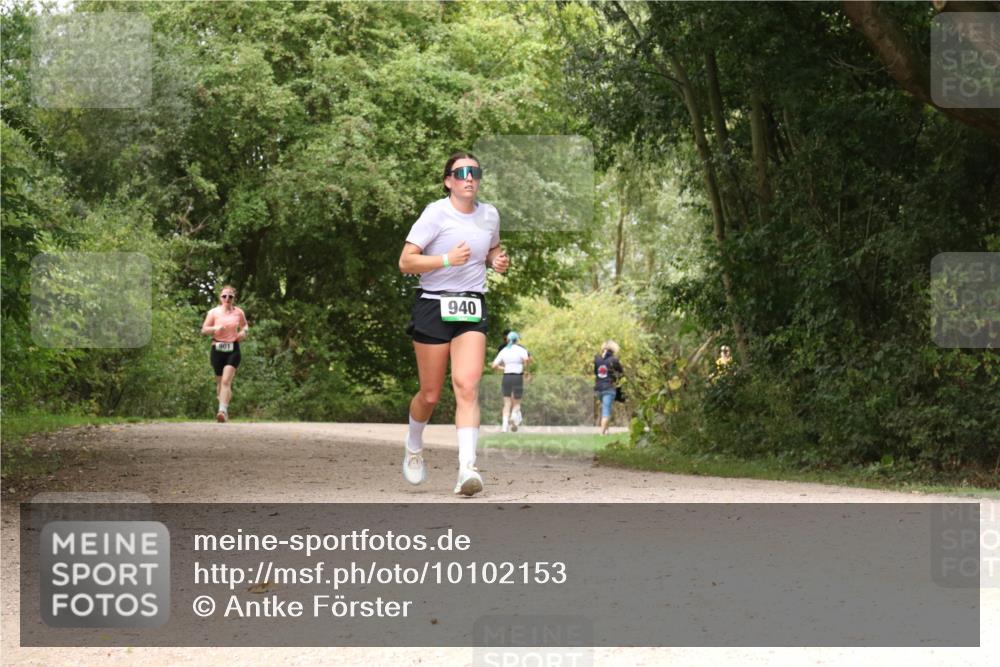 30.08.2026 - Elbe Triathlon Hamburg Antke Förster http://msf.ph/oto/10102153 30.08.2026 11:26:22 Laufen 901, 940 meine-sportfotos.de