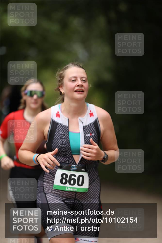 30.08.2026 - Elbe Triathlon Hamburg Antke Förster http://msf.ph/oto/10102154 30.08.2026 11:23:00 Laufen 860 meine-sportfotos.de