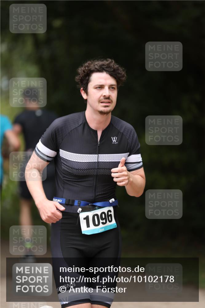 30.08.2026 - Elbe Triathlon Hamburg Antke Förster http://msf.ph/oto/10102178 30.08.2026 11:23:12 Laufen 1096 meine-sportfotos.de