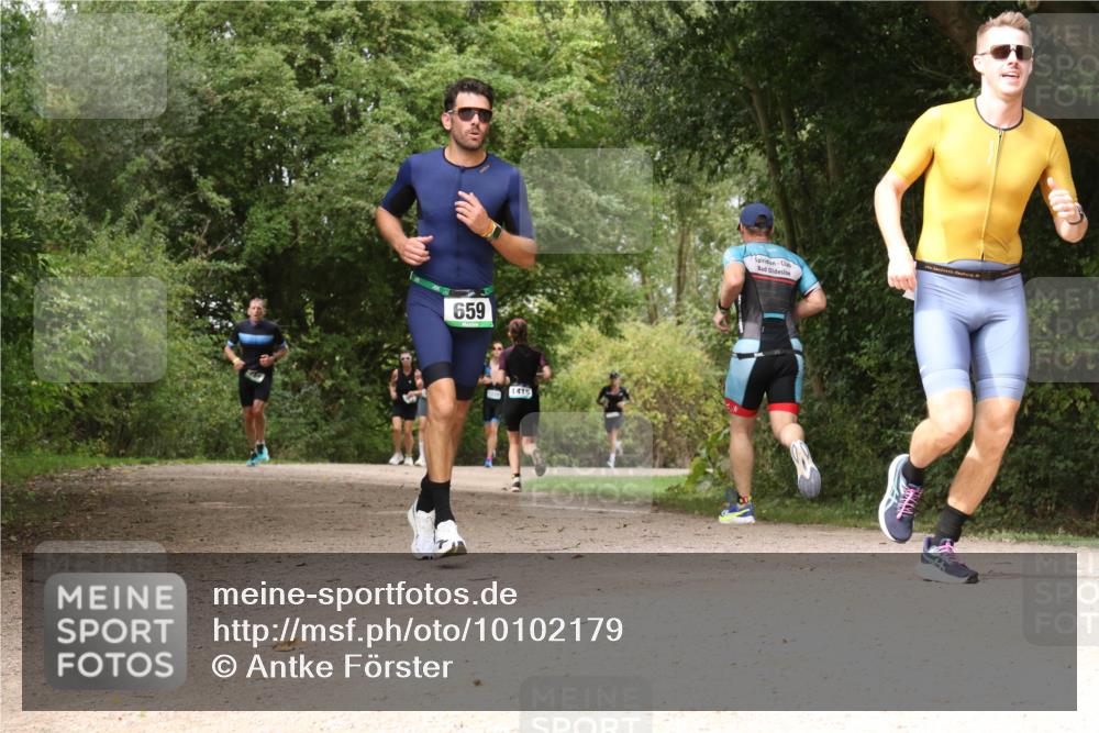 30.08.2026 - Elbe Triathlon Hamburg Antke Förster http://msf.ph/oto/10102179 30.08.2026 11:26:38 Laufen 659, 1415 meine-sportfotos.de