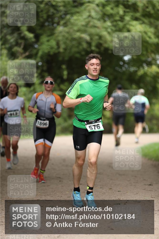 30.08.2026 - Elbe Triathlon Hamburg Antke Förster http://msf.ph/oto/10102184 30.08.2026 11:23:20 Laufen 912, 1896, 576 meine-sportfotos.de