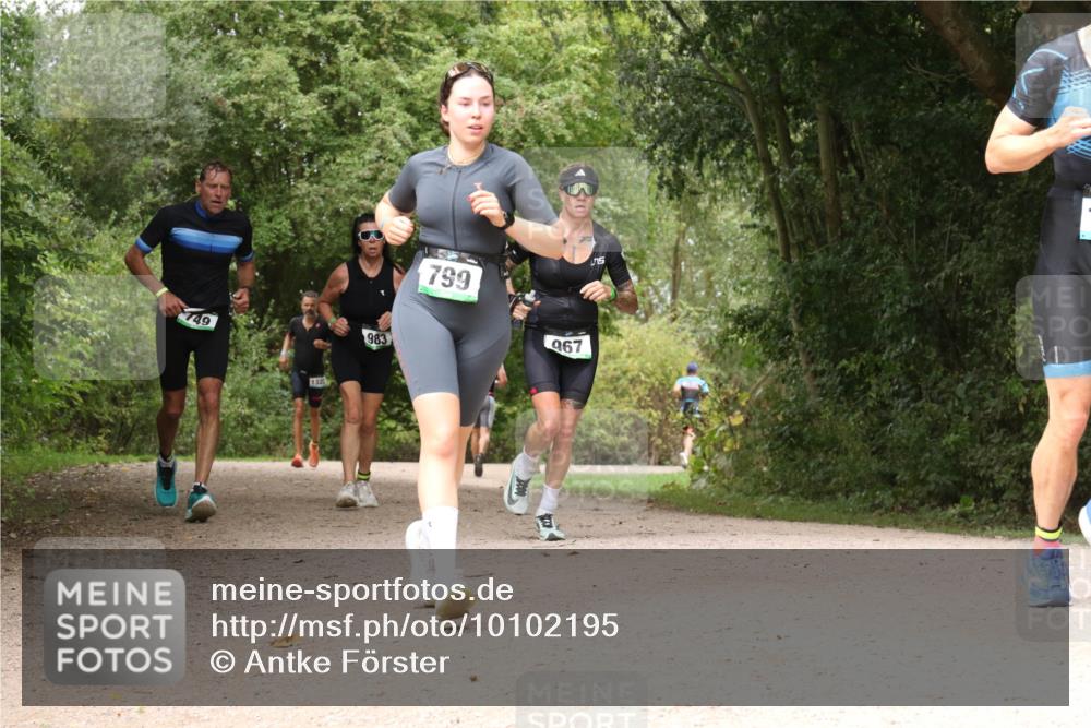 30.08.2026 - Elbe Triathlon Hamburg Antke Förster http://msf.ph/oto/10102195 30.08.2026 11:26:49 Laufen 49, 132, 983, 799, 967 meine-sportfotos.de