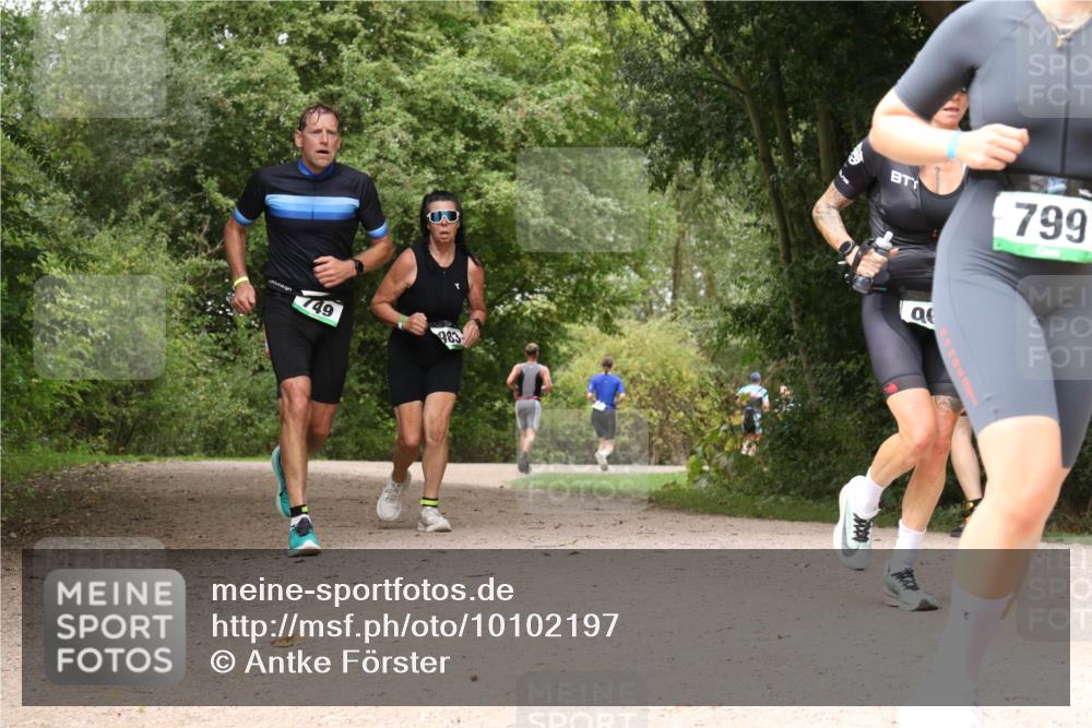 30.08.2026 - Elbe Triathlon Hamburg Antke Förster http://msf.ph/oto/10102197 30.08.2026 11:26:51 Laufen 749, 983, 799 meine-sportfotos.de