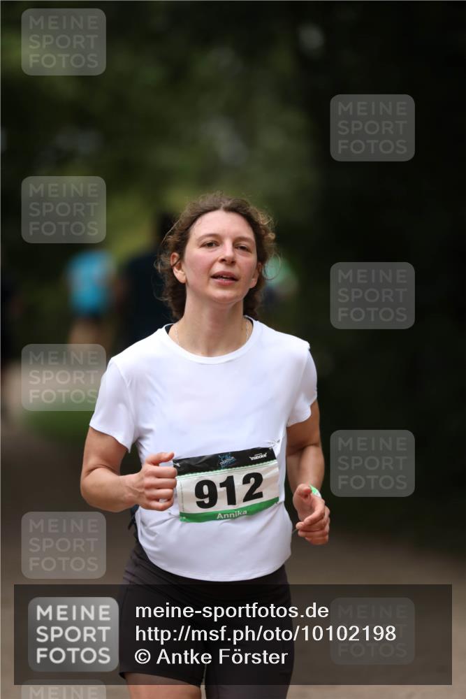 30.08.2026 - Elbe Triathlon Hamburg Antke Förster http://msf.ph/oto/10102198 30.08.2026 11:23:24 Laufen 912 meine-sportfotos.de