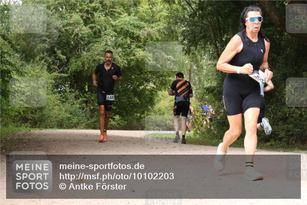 30.08.2026 - Elbe Triathlon Hamburg Antke Förster http://msf.ph/oto/10102203 30.08.2026 11:26:54 Laufen 1322 meine-sportfotos.de