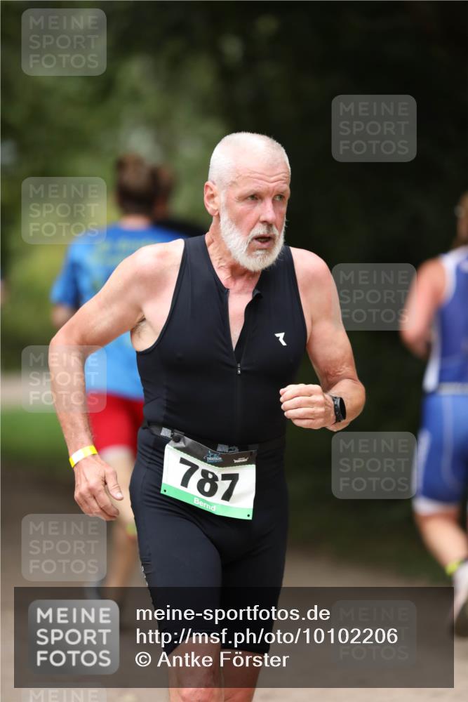 30.08.2026 - Elbe Triathlon Hamburg Antke Förster http://msf.ph/oto/10102206 30.08.2026 11:23:27 Laufen 787 meine-sportfotos.de