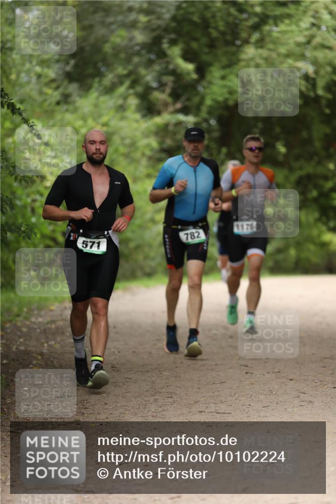 30.08.2026 - Elbe Triathlon Hamburg Antke Förster http://msf.ph/oto/10102224 30.08.2026 11:23:39 Laufen 571, 782 meine-sportfotos.de
