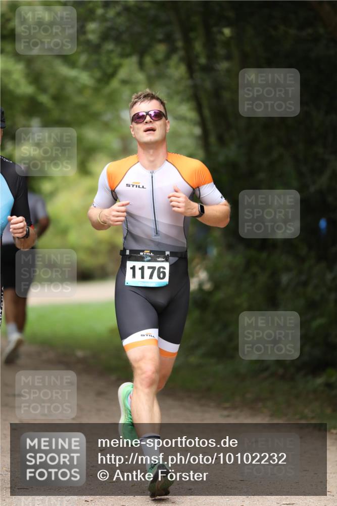 30.08.2026 - Elbe Triathlon Hamburg Antke Förster http://msf.ph/oto/10102232 30.08.2026 11:23:43 Laufen 1176 meine-sportfotos.de