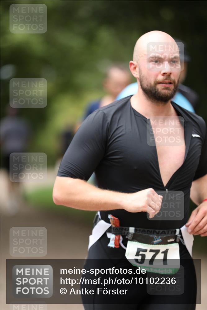 30.08.2026 - Elbe Triathlon Hamburg Antke Förster http://msf.ph/oto/10102236 30.08.2026 11:23:44 Laufen 571 meine-sportfotos.de