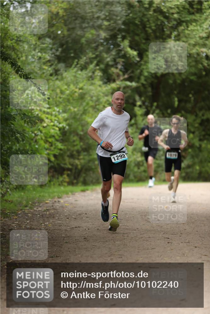 30.08.2026 - Elbe Triathlon Hamburg Antke Förster http://msf.ph/oto/10102240 30.08.2026 11:23:59 Laufen 1292, 1079 meine-sportfotos.de