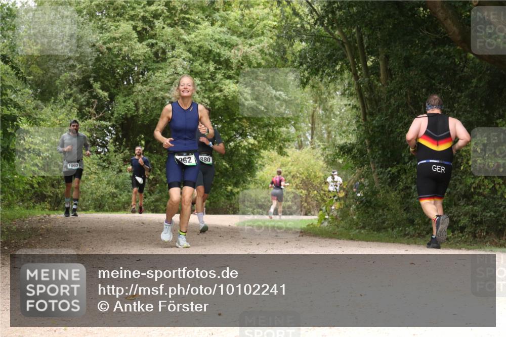 30.08.2026 - Elbe Triathlon Hamburg Antke Förster http://msf.ph/oto/10102241 30.08.2026 11:27:23 Laufen 962, 880, 1092 meine-sportfotos.de