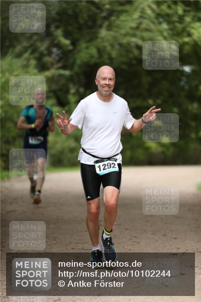 30.08.2026 - Elbe Triathlon Hamburg Antke Förster http://msf.ph/oto/10102244 30.08.2026 11:24:01 Laufen 1292 meine-sportfotos.de