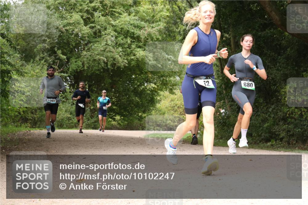 30.08.2026 - Elbe Triathlon Hamburg Antke Förster http://msf.ph/oto/10102247 30.08.2026 11:27:25 Laufen 1092, 3, 12, 880 meine-sportfotos.de