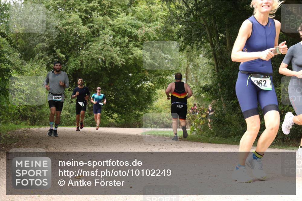 30.08.2026 - Elbe Triathlon Hamburg Antke Förster http://msf.ph/oto/10102249 30.08.2026 11:27:26 Laufen 1092, 362 meine-sportfotos.de