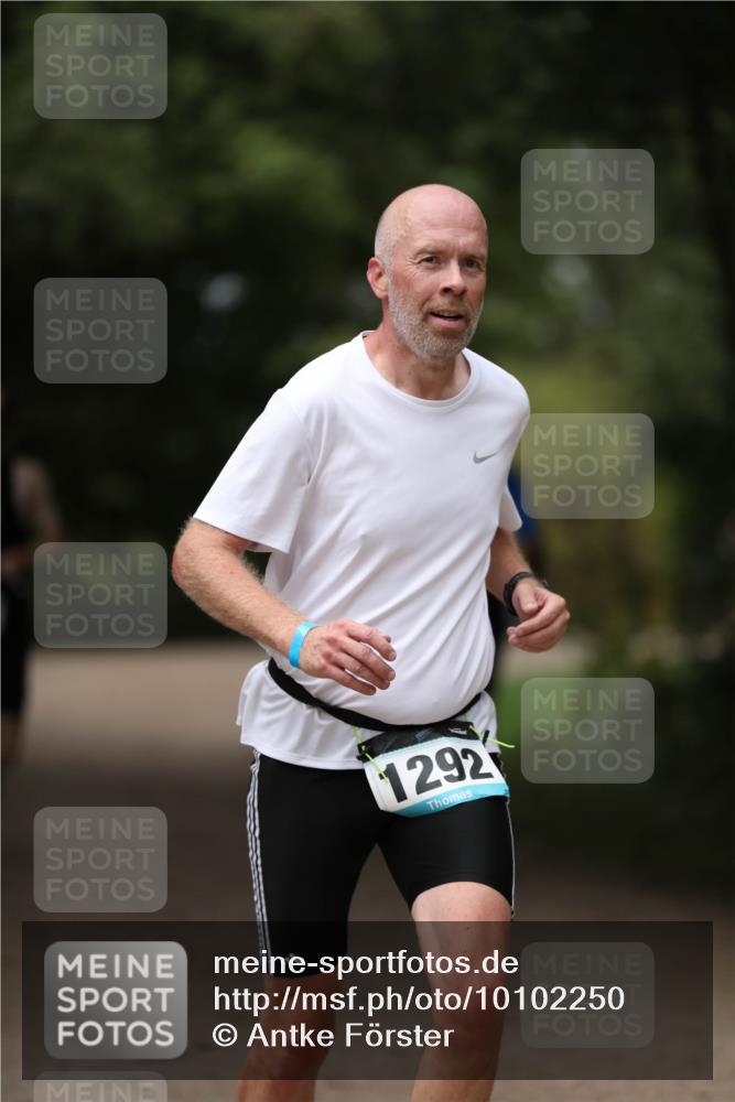 30.08.2026 - Elbe Triathlon Hamburg Antke Förster http://msf.ph/oto/10102250 30.08.2026 11:24:02 Laufen 1292 meine-sportfotos.de