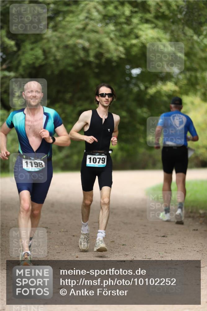 30.08.2026 - Elbe Triathlon Hamburg Antke Förster http://msf.ph/oto/10102252 30.08.2026 11:24:03 Laufen 1079, 1198 meine-sportfotos.de
