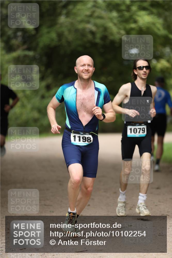30.08.2026 - Elbe Triathlon Hamburg Antke Förster http://msf.ph/oto/10102254 30.08.2026 11:24:04 Laufen 1198, 1079 meine-sportfotos.de