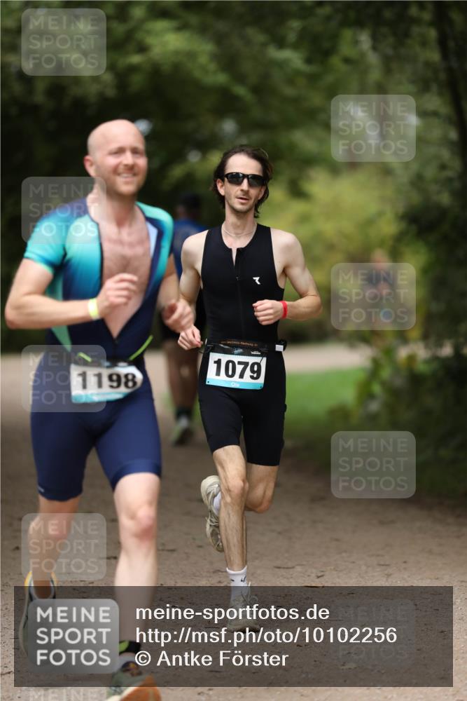 30.08.2026 - Elbe Triathlon Hamburg Antke Förster http://msf.ph/oto/10102256 30.08.2026 11:24:04 Laufen 1198, 1079 meine-sportfotos.de