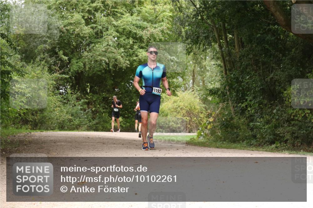 30.08.2026 - Elbe Triathlon Hamburg Antke Förster http://msf.ph/oto/10102261 30.08.2026 11:27:33 Laufen 1193 meine-sportfotos.de