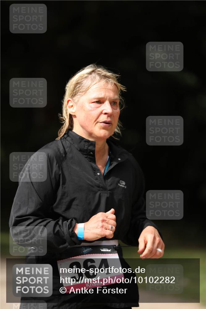 30.08.2026 - Elbe Triathlon Hamburg Antke Förster http://msf.ph/oto/10102282 30.08.2026 11:24:27 Laufen 08, 10, 364 meine-sportfotos.de